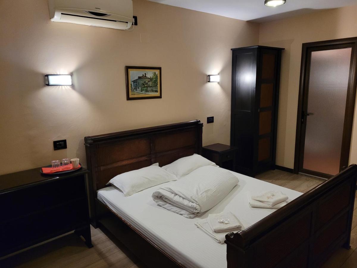 Vila Caviar Hotel Sulina Buitenkant foto