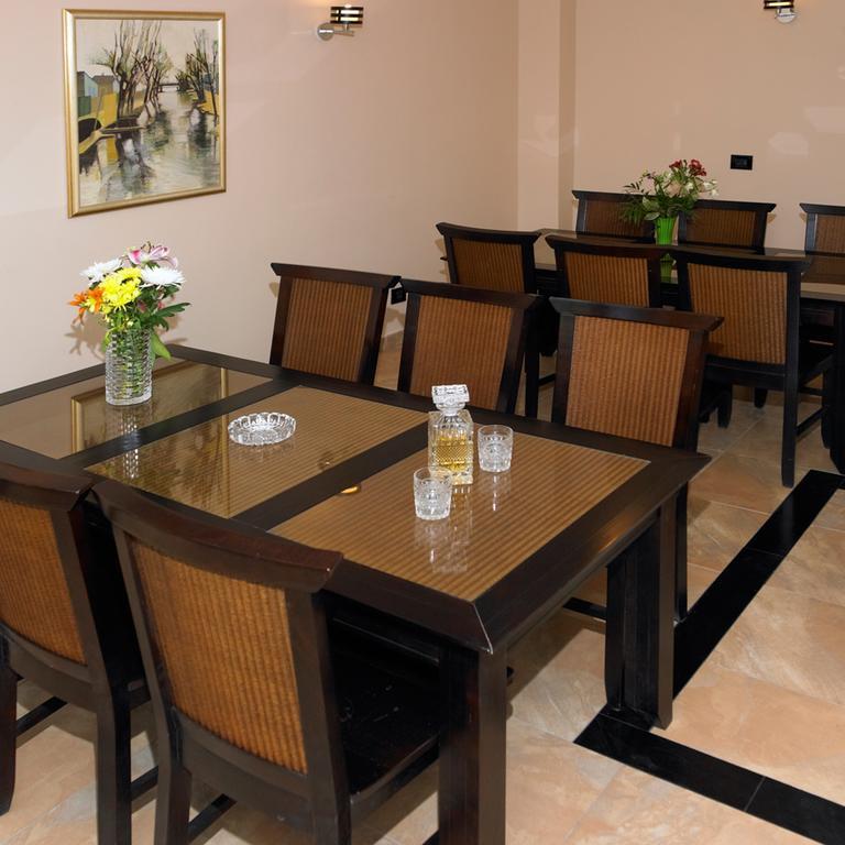 Vila Caviar Hotel Sulina Buitenkant foto
